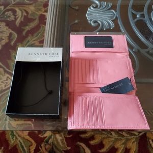 NWT Kenneth Cole "Bar and Away" Leather Wallet
